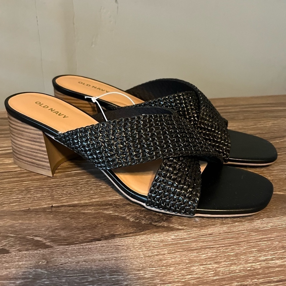 NWT Black Sandals